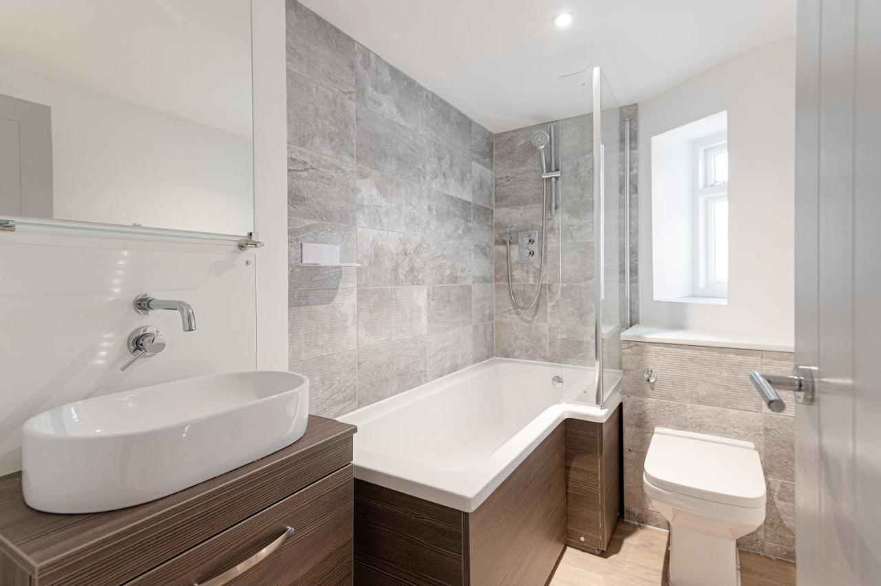 Kensington 2 Bed 2 Bath Apartment For 5 Guests London Exteriör bild